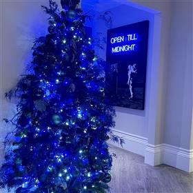 fwthumbBlue Christmas tree Wimbledon Village Lilys Flowers.jpg